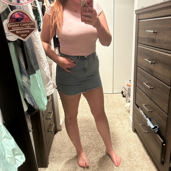 Distressed High waisted Jean Skirt - Picture 5 of 6